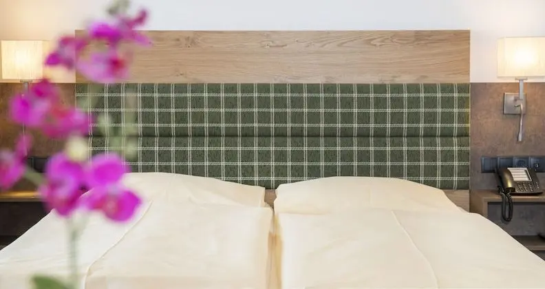 Deluxe Tek Büyük Yataklı Oda, Balkon, Dağ Manzaralı