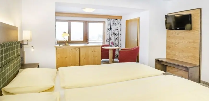 Deluxe Tek Büyük Yataklı Oda, Balkon, Dağ Manzaralı