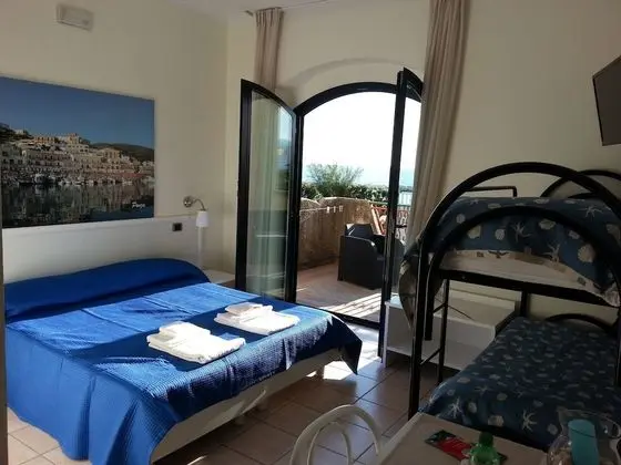 Dört Kişilik Oda
