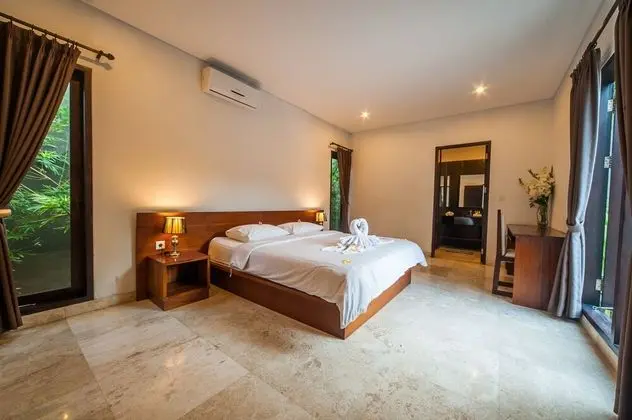 Villa (Tirta B)