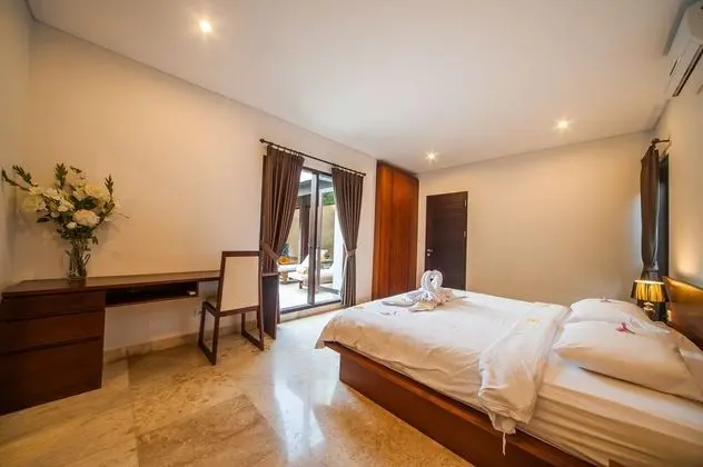 Villa (Tirta B)