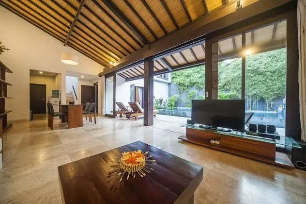 Villa (Tirta B)