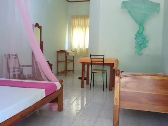 Tek Büyük Yataklı Oda (Triple Room with Bathroom )