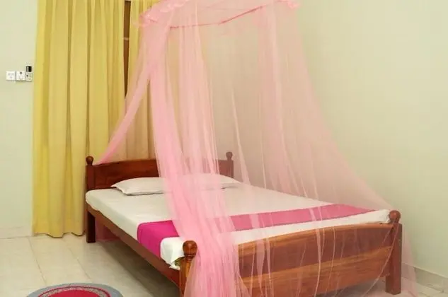 Tek Büyük Yataklı Oda (Triple Room with Bathroom )