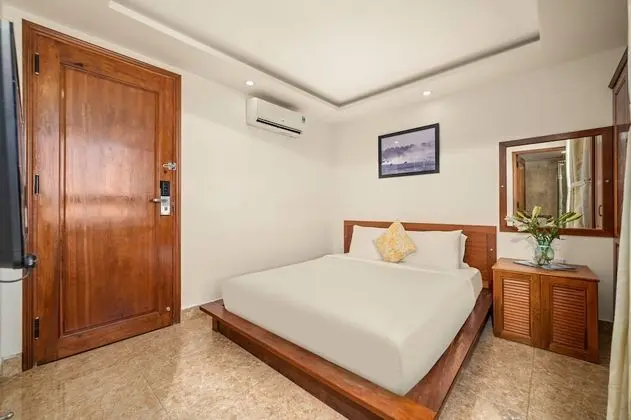 Deluxe Tek Büyük Yataklı Oda, Kısmi Deniz Manzarası