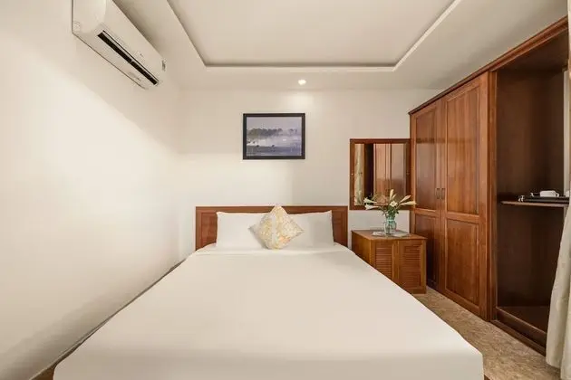 Deluxe Tek Büyük Yataklı Oda, Kısmi Deniz Manzarası