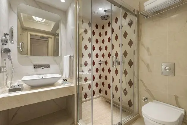 Deluxe Tek Büyük Yataklı Oda