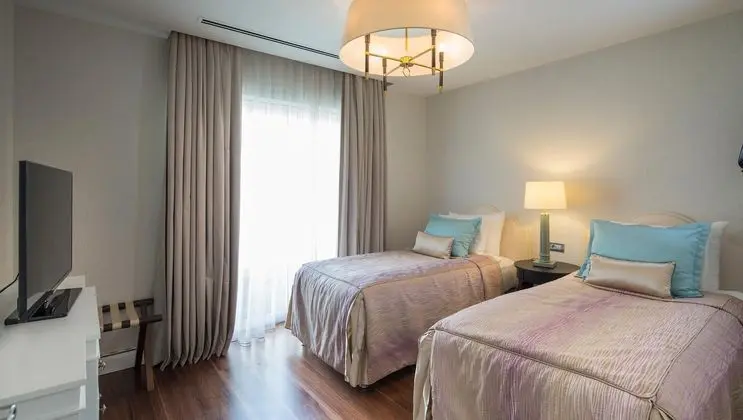 https://images.etstur.com/files/images/hotelImages/TR/51957/l/Titanic-Deluxe-Golf-Belek-Oda-308209.jpg