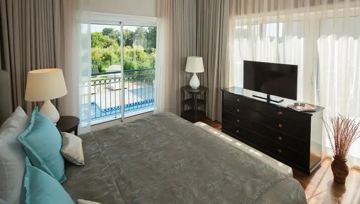 https://images.etstur.com/files/images/hotelImages/TR/51957/l/Titanic-Deluxe-Golf-Belek-Oda-308213.jpg