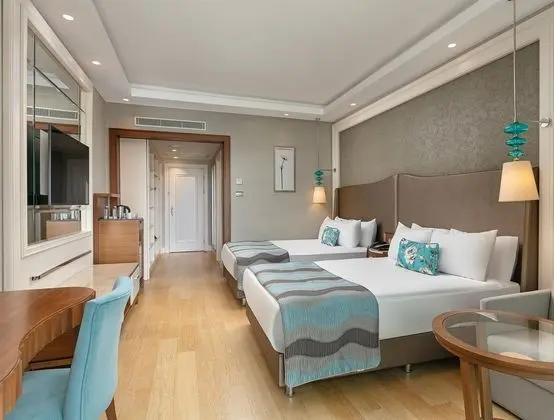 https://images.etstur.com/files/images/hotelImages/TR/51957/l/Titanic-Deluxe-Golf-Belek-Oda-382362.jpg