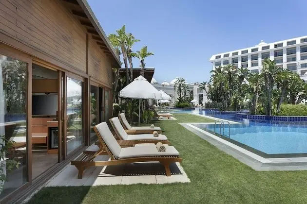 Bali House Swim-up