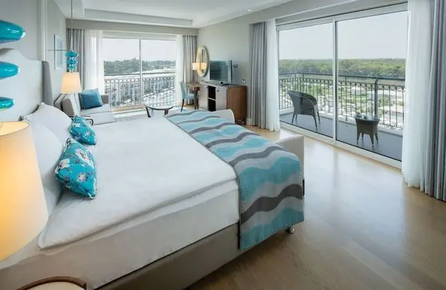 Corner Suite