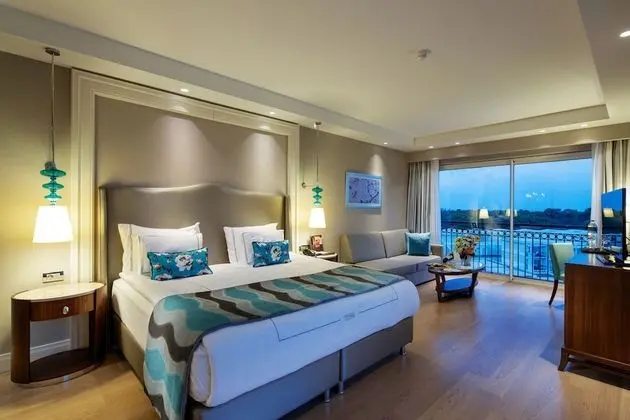 Corner Suite
