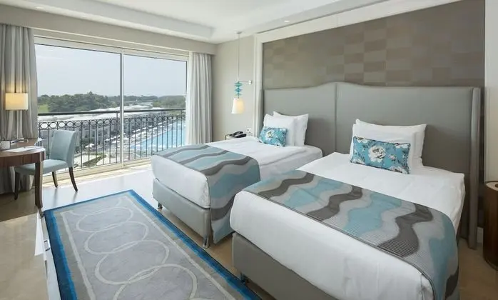 Corner Suite