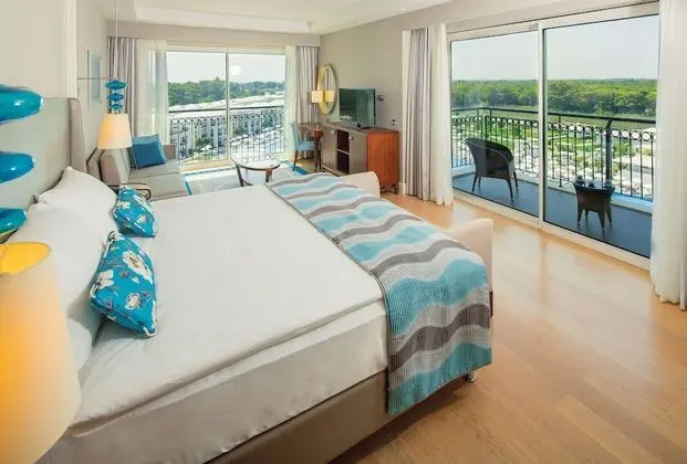 Corner Suite