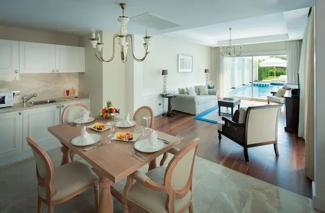 Design Pool Villa