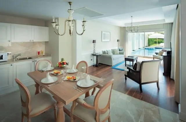 Design Pool Villa