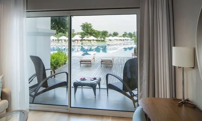 Family Pool Suite Swim-up