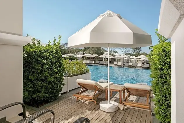 Family Pool Suite Swim-up
