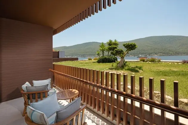 https://images.etstur.com/imgproxy/resize/2560x1440/files/images/hotelImages/etsrooms/314/Titanic_Luxury_Collection_Bodrum_20250813173955_2.jpg