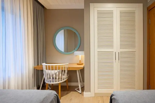 https://images.etstur.com/imgproxy/resize/2560x1440/files/images/hotelImages/etsrooms/314/Titanic_Luxury_Collection_Bodrum_20250814093133_1.jpg