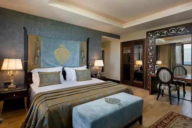 Royal Dublex Suite