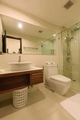 Studio with Pool Access