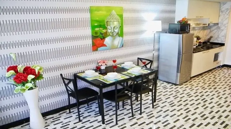 Apart Daire, Birden Çok Yatak, Havuz Manzaralı