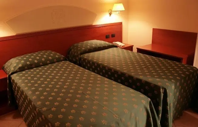 Comfort Tek Büyük veya İki Ayrı Yataklı Oda