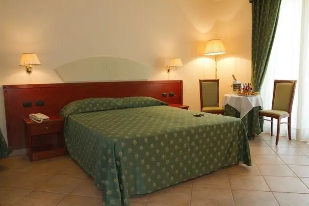 Comfort Tek Büyük veya İki Ayrı Yataklı Oda