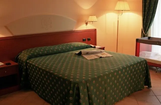 Comfort Tek Büyük veya İki Ayrı Yataklı Oda