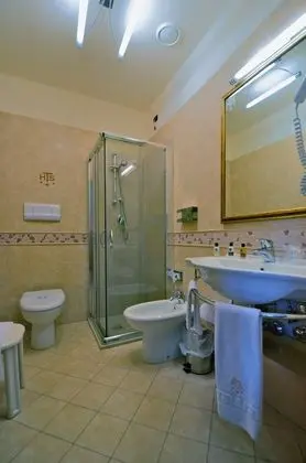 Comfort Tek Büyük veya İki Ayrı Yataklı Oda