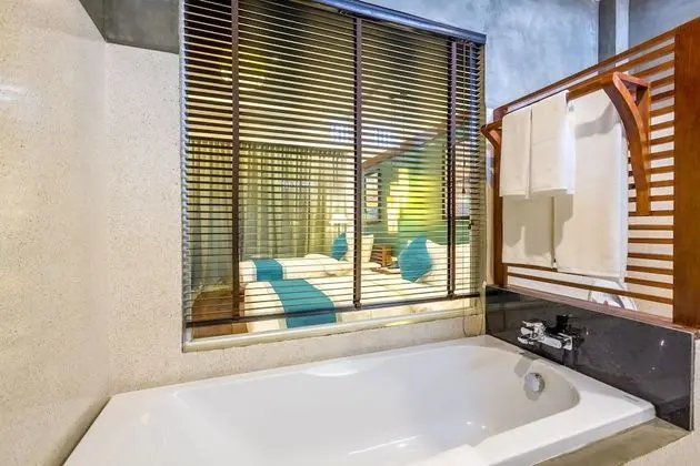 Stüdyo Süit, 2 Tek Kişilik Yatak, Balkon, Havuz Manzaralı (Landmark)
