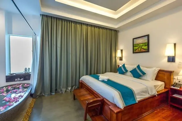 Stüdyo Süit, Balkon, Havuz Manzaralı (Cabana)