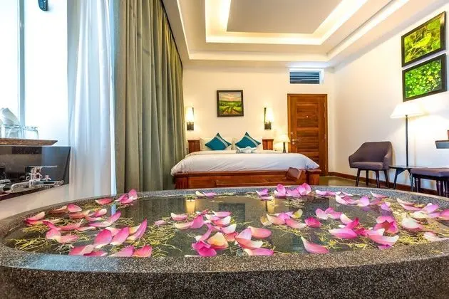 Stüdyo Süit, Balkon, Havuz Manzaralı (Cabana)