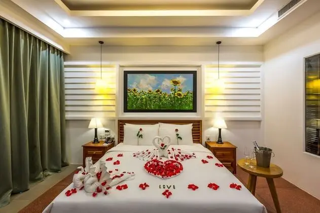Stüdyo Süit, Balkon, Havuz Manzaralı (Landmark)