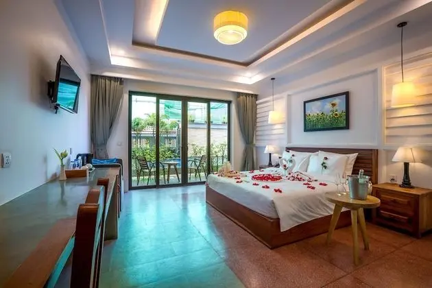Stüdyo Süit, Balkon, Havuz Manzaralı (Landmark)