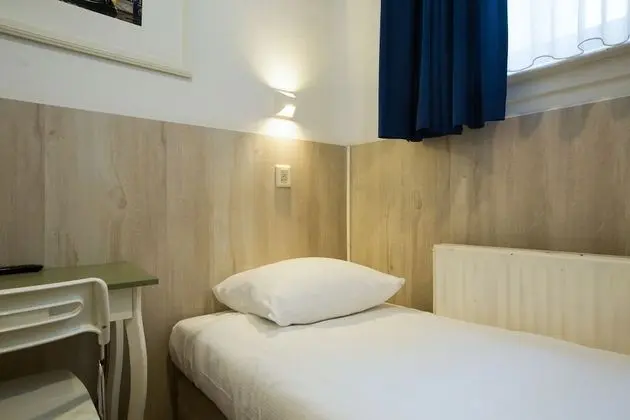 Basic Oda, 2 Tek Kişilik Yatak, Özel Banyo