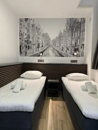 Basic Oda, 2 Tek Kişilik Yatak, Özel Banyo