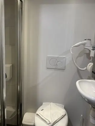 Basic Oda, 2 Tek Kişilik Yatak, Özel Banyo