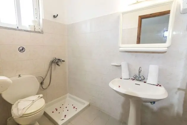 Deluxe Üç Kişilik Oda, Havuz Manzaralı