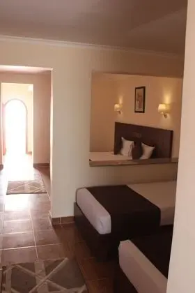 Superior Room, 1 Bedroom, Pool View