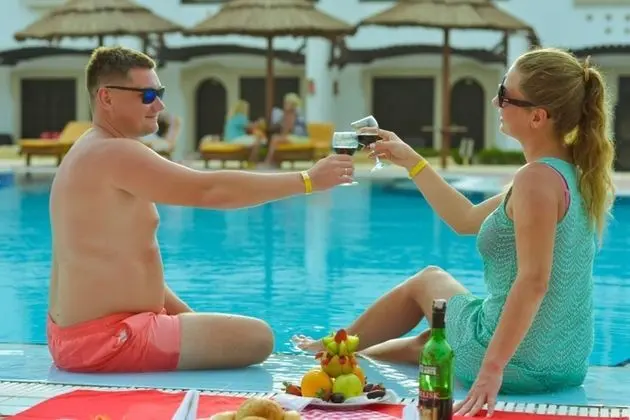 Superior Room, 1 Bedroom, Pool View