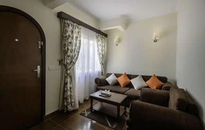 Superior Room, 1 Bedroom, Pool View