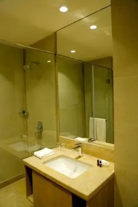 Deluxe Tek Büyük Yataklı Oda, Sigara İçilmez, Bahçe Manzaralı