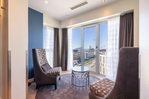Premium Suite - Lounge Included