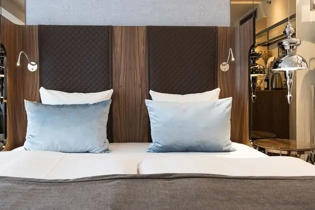 Two double rooms next to each other
