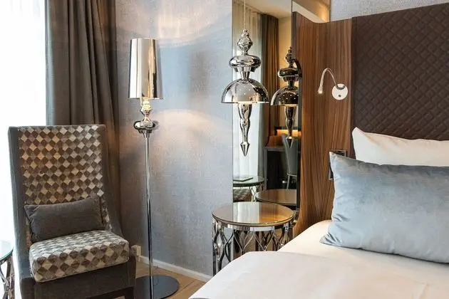 Two double rooms next to each other