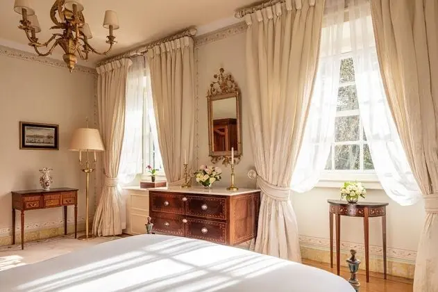 Deluxe Tek Büyük Yataklı Oda, Havuz Manzaralı