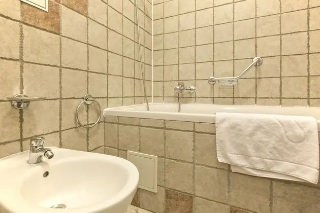 Standard Tek Büyük Yataklı Oda